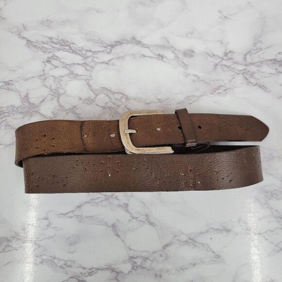 Faded Glory Vintage Women's Brown Leather Belt With Laser Cut Floral Design - Picture 4 of 10